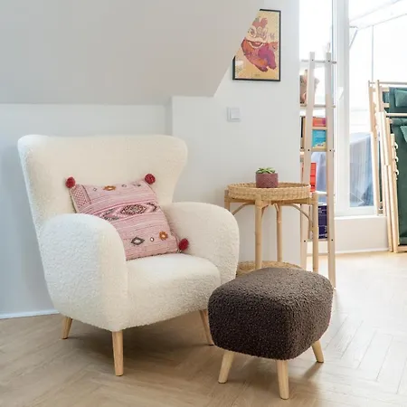 Old Town Gem Designer - Centre Location - Families - Remote Work Apartment *